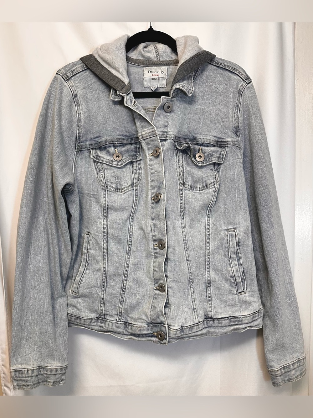 Torrid Light Wash Hooded Denim Jacket Size 2 Plus Size Stretch Jean Jacket